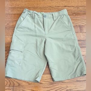 Under Armour Boys Khaki Shorts Youth Large